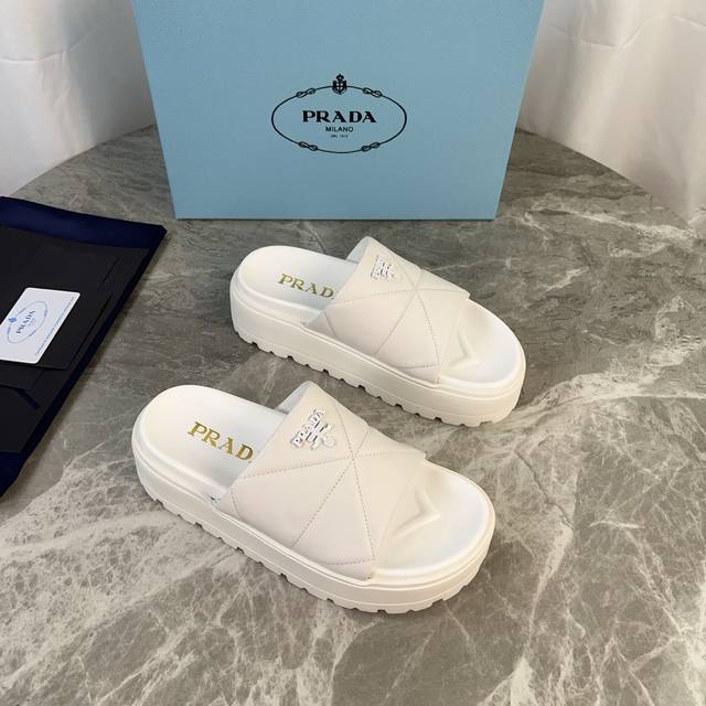 Latest P brand model. Outer: Imported sheepskin. Lining: Extra soft mixed sheeps