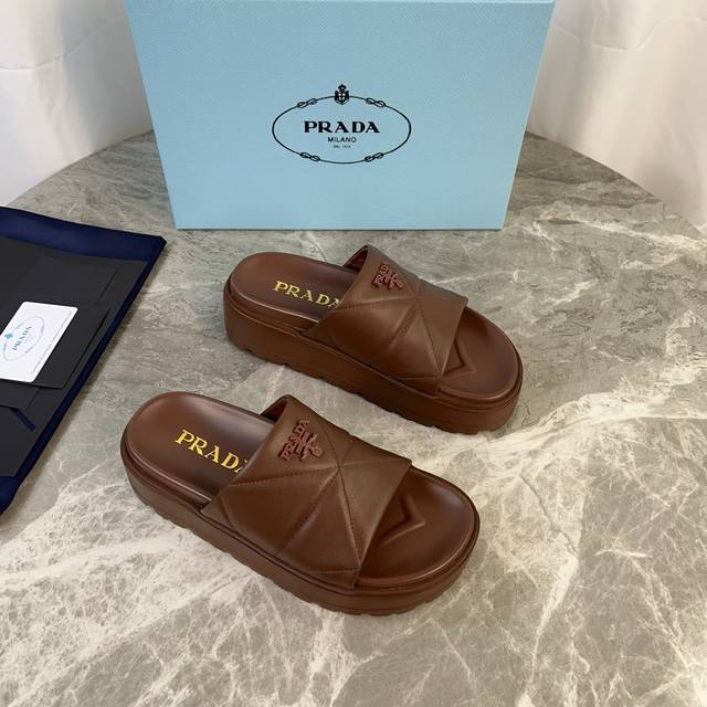 Latest P brand model. Outer: Imported sheepskin. Lining: Extra soft mixed sheeps Latest P brand model. Outer: Imported sheepskin. Lining: Extra soft mixed sheeps