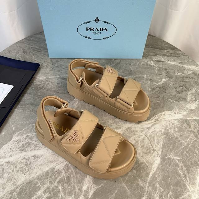 Latest P brand model. Outer: Imported sheepskin. Lining: Extra soft mixed sheeps