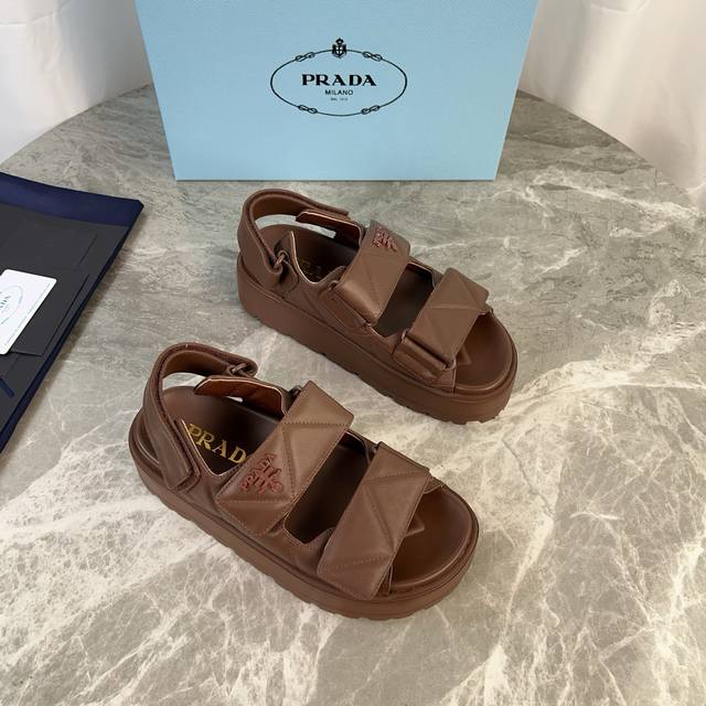 Latest P brand model. Outer: Imported sheepskin. Lining: Extra soft mixed sheeps