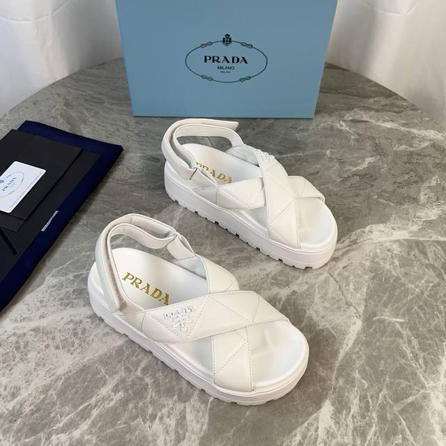 Latest P brand model. Outer: Imported sheepskin. Lining: Extra soft mixed sheeps