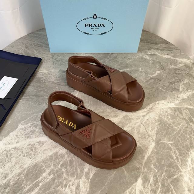 Latest P brand (Ddd) Upper: Imported sheepskin Lining: Extra soft mixed sheepski