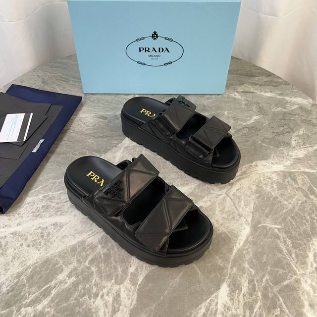 Latest model from Pixnet. Outer: Imported sheepskin. Lining: Ultra-soft sheepski