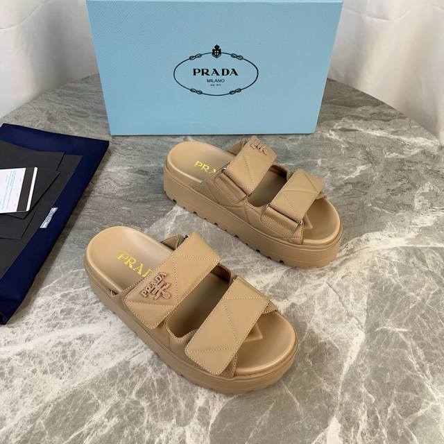 Latest model from Pixnet. Outer: Imported sheepskin. Lining: Ultra-soft sheepski