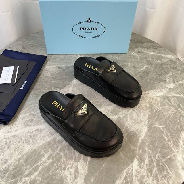 Latest model from Pixnet. Outer: Imported cowhide, high-gloss suede. Lining: Sup