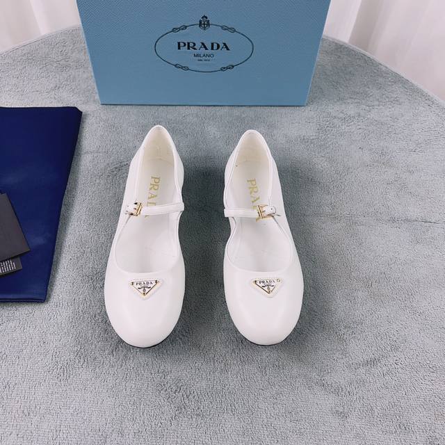 Prada New Dance Shoes Upper: Imported mixed sheepskin Lining: Lambskin Sole: 1:1