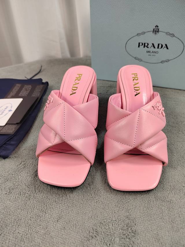 Prada Top Quality Upper: Original mixed sheepskin with embroidered original hard