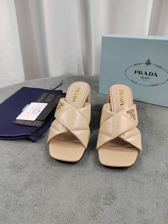 Prada Top Quality Upper: Original mixed sheepskin with embroidered original hard