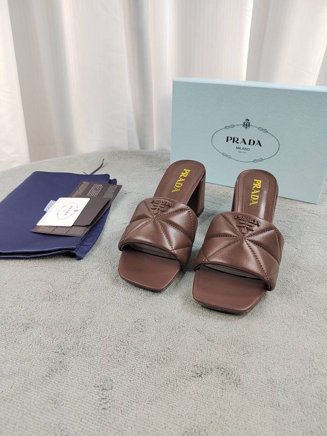 Prada Top Quality Upper: Original mixed sheepskin with embroidered original hard