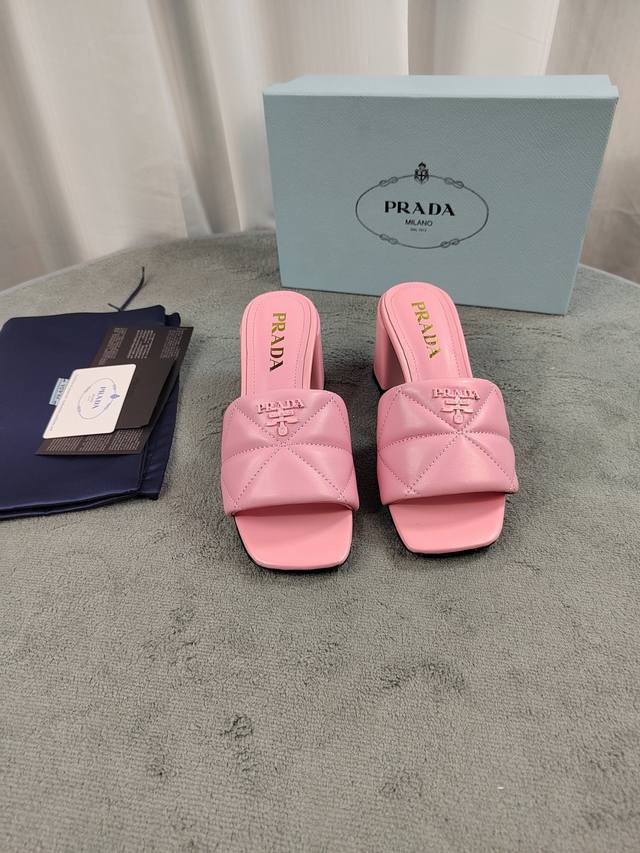 Prada Top Quality Upper: Original mixed sheepskin with embroidered original hard