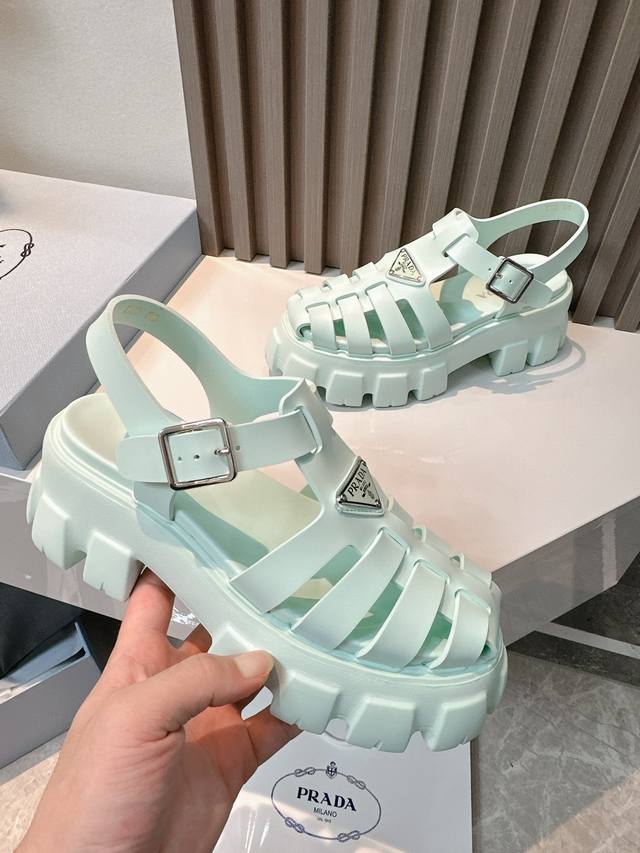 Super Hot Prada Spring/Summer Slip-on Roman Woven Platform Rubber Sandals E64. R