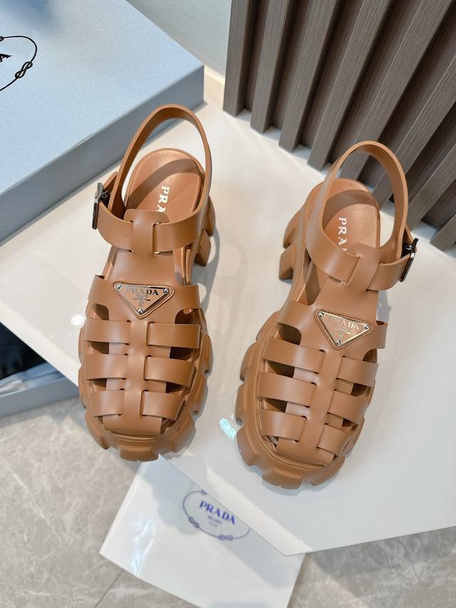 Super Hot Prada Spring/Summer Slip-on Roman Woven Platform Rubber Sandals E64. R