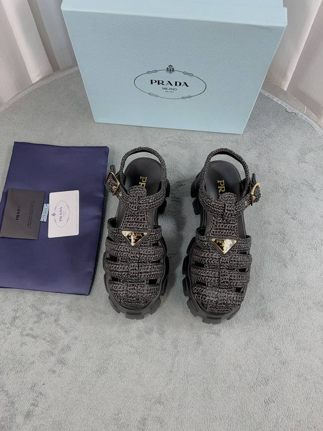 New Prada woven sandals, top-tier version. Upper: Original custom raffia. Lining