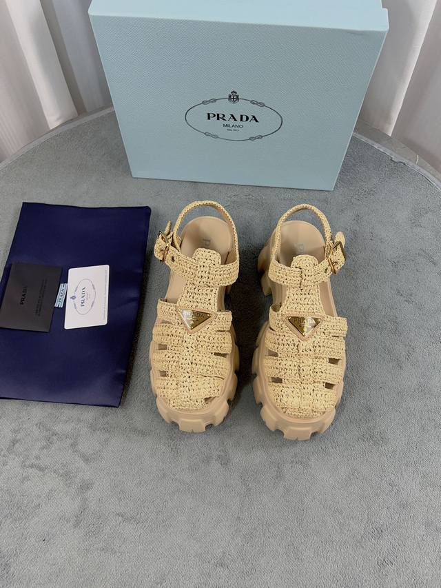 New Prada woven sandals, top-tier version. Upper: Original custom raffia. Lining