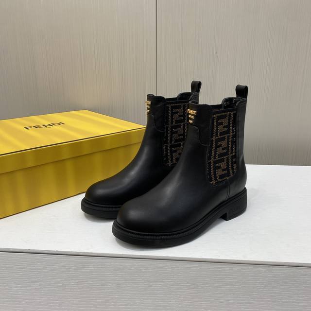 Factory Price P Top Version Fendi Fall/Winter Runway Main Series Classic Monogra