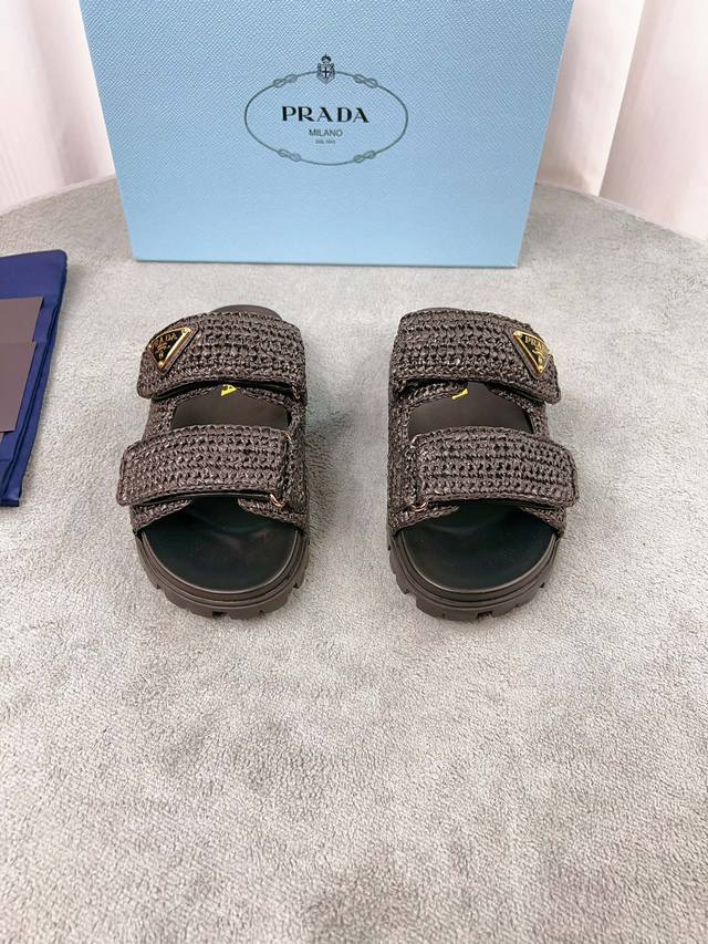 Latest Prada model. Upper: Original custom raffia leather. Lining: Imported mixe Latest Prada model. Upper: Original custom raffia leather. Lining: Imported mixe