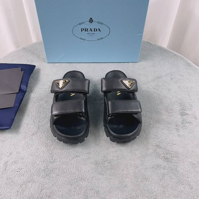 Prada's latest model. Upper: Imported mixed sheepskin. Lining: Imported water-dy