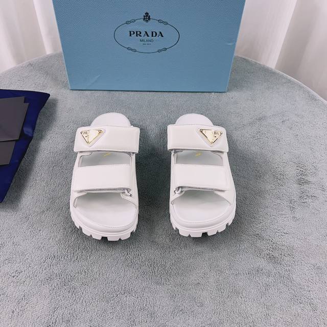 Prada's latest model. Upper: Imported mixed sheepskin. Lining: Imported water-dy