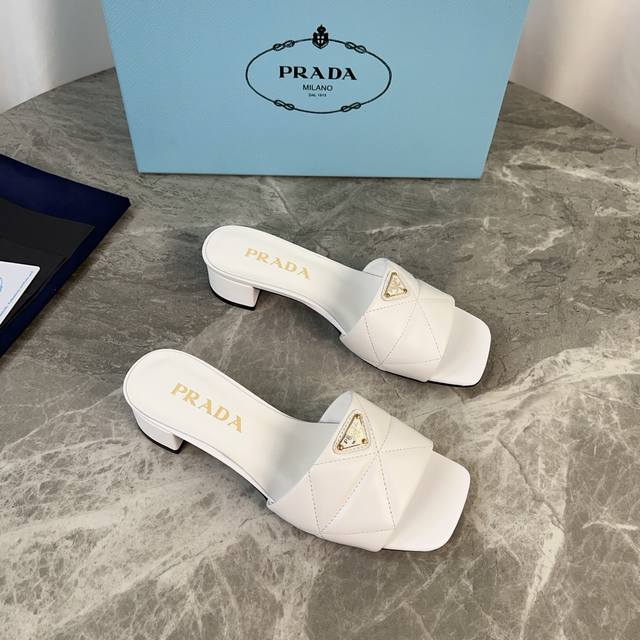 Latest model from P brand. Upper: Imported sheepskin, cross-grain cowhide. Linin