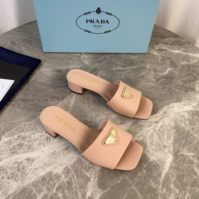 Latest model from P brand. Upper: Imported sheepskin, cross-grain cowhide. Linin