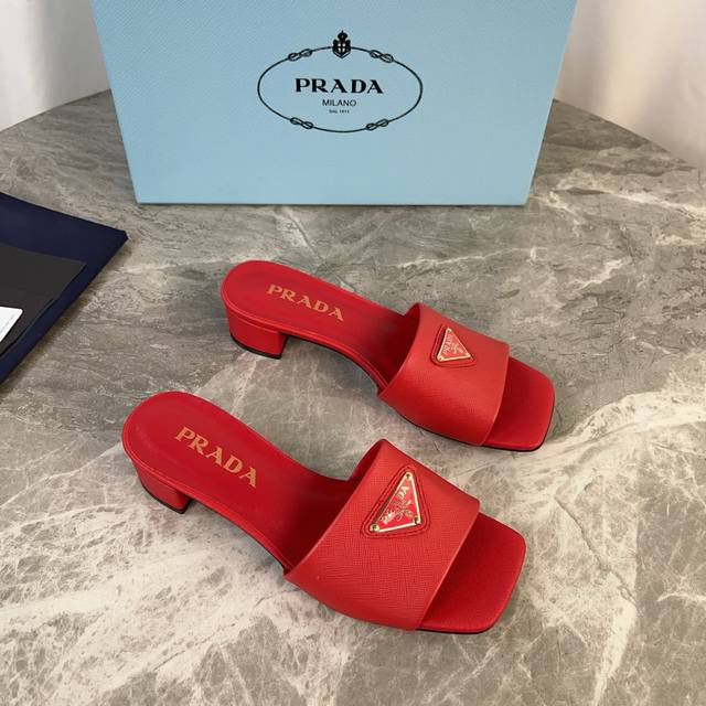 Latest model from P brand. Upper: Imported sheepskin, cross-grain cowhide. Linin