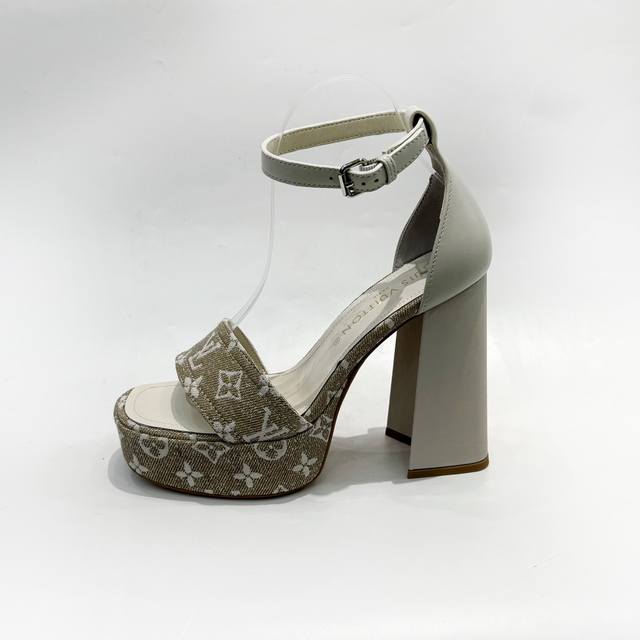 Latest L brand Paris runway sandals, exclusive style, factory direct wholesale: