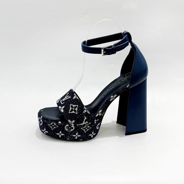 Latest L brand Paris runway sandals, exclusive style, factory direct wholesale: