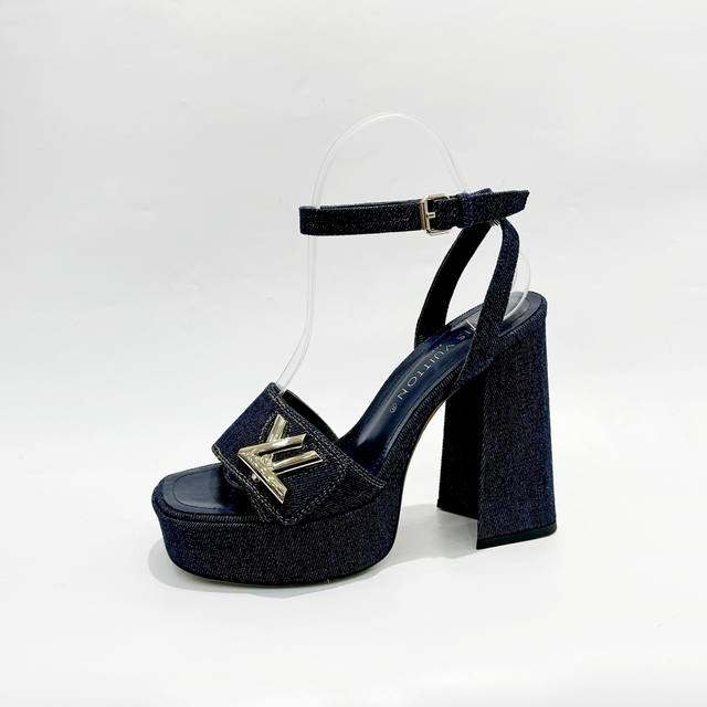 Latest L brand runway sandals, updated simultaneously with the official website