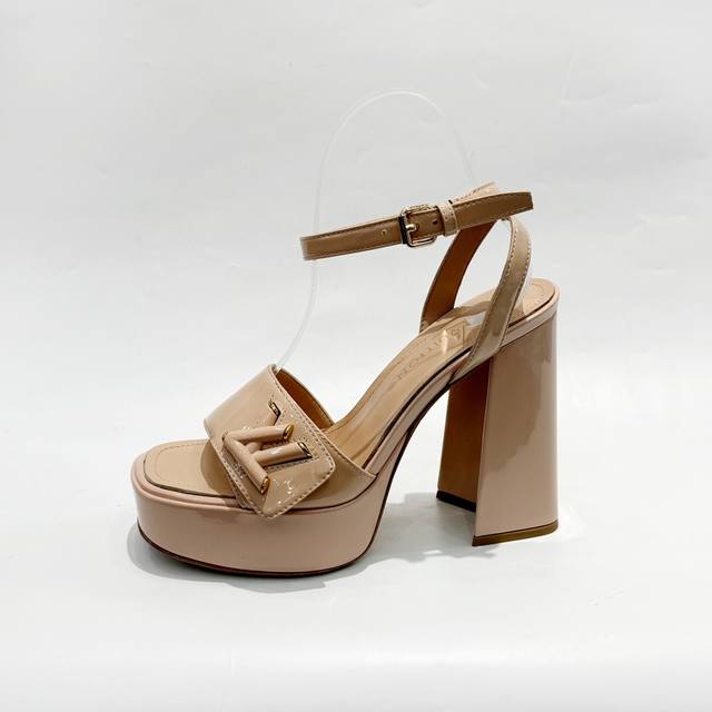 Latest L brand runway sandals, updated simultaneously with the official website