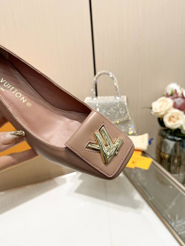 Latest L brand spring/summer collection, latest runway and official website seri