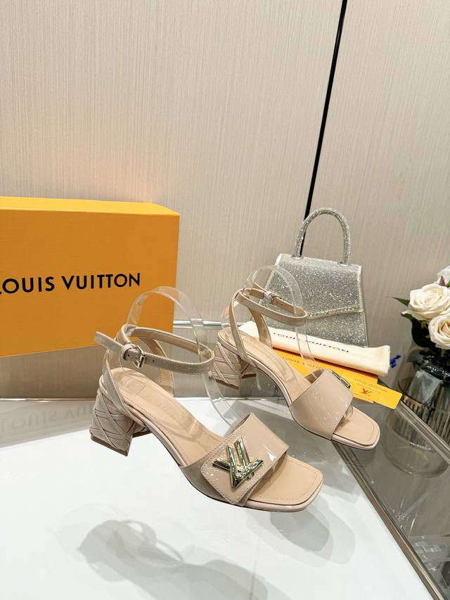 Latest L brand spring/summer collection, latest runway and official website seri