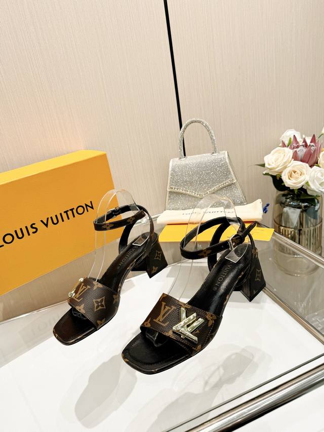 Latest L brand spring/summer collection, latest runway and official website seri