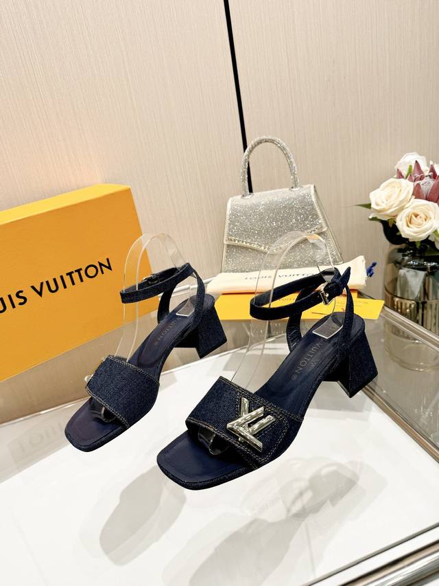 Latest L brand spring/summer collection, latest runway and official website seri