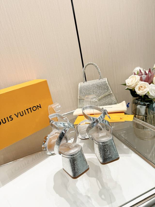 Latest L brand spring/summer collection, latest runway and official website seri