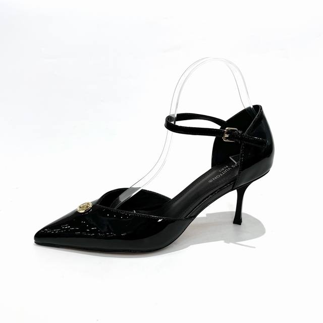 Latest Louis Vuitton runway sandals, updated simultaneously with the official we