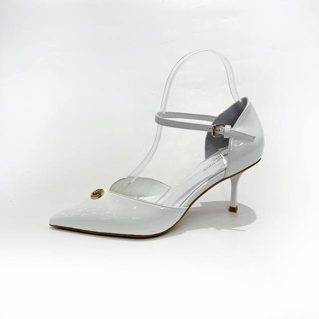 Latest Louis Vuitton runway sandals, updated simultaneously with the official we