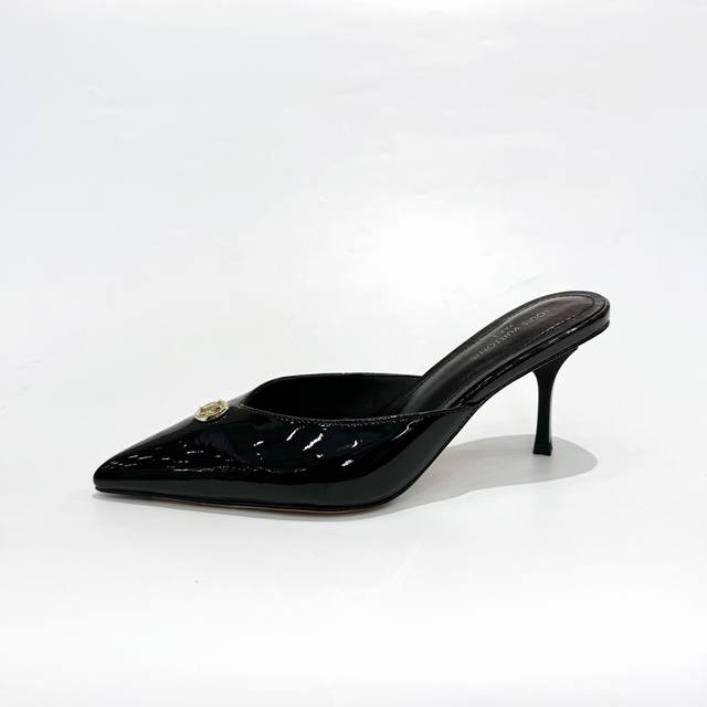 Latest Louis Vuitton runway sandals, updated simultaneously with the official we