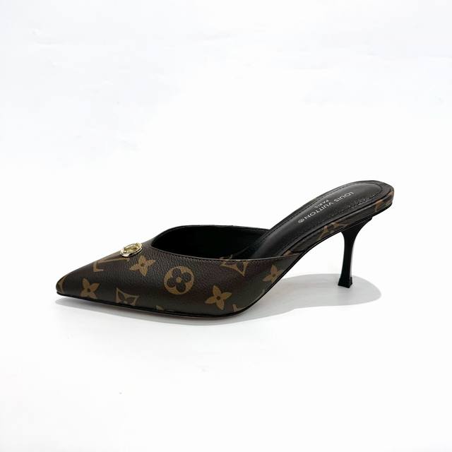 Latest Louis Vuitton runway sandals, updated simultaneously with the official we