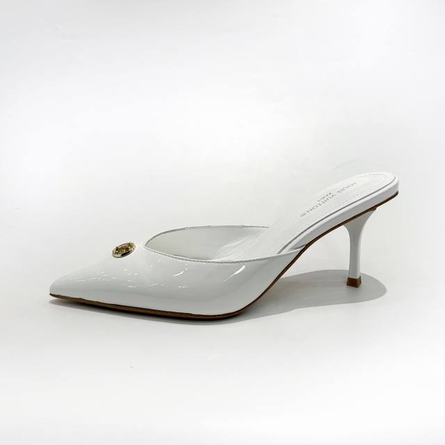 Latest Louis Vuitton runway sandals, updated simultaneously with the official we