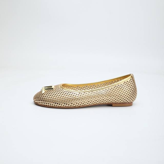 Latest L-brand runway style flat hollow-out shoes, updated simultaneously with p