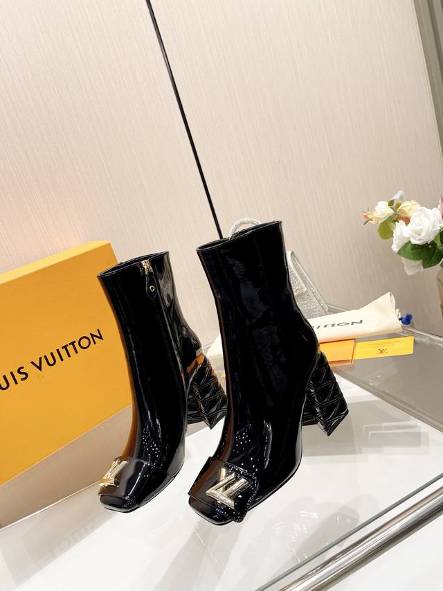 Latest L brand autumn/winter runway boots, latest official website series, updat