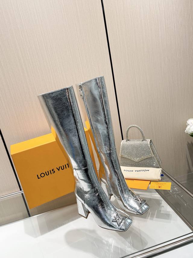 Latest L brand autumn/winter runway boots, latest official website series, updat