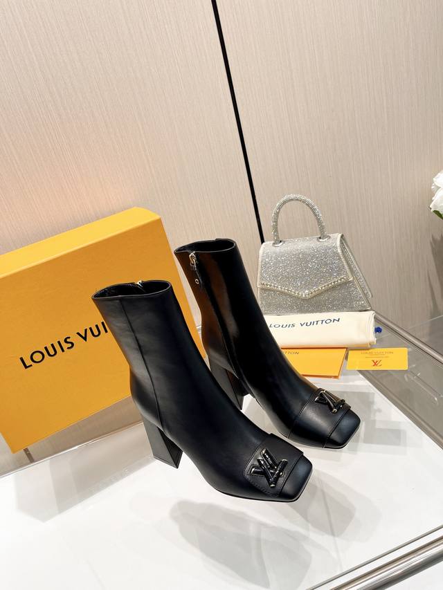 Latest L brand autumn/winter runway boots from the official website series, upda