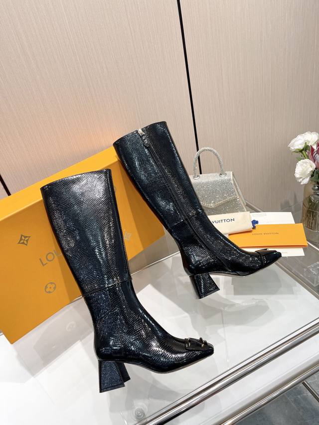 Latest L brand autumn/winter runway boots, latest official website series, updat