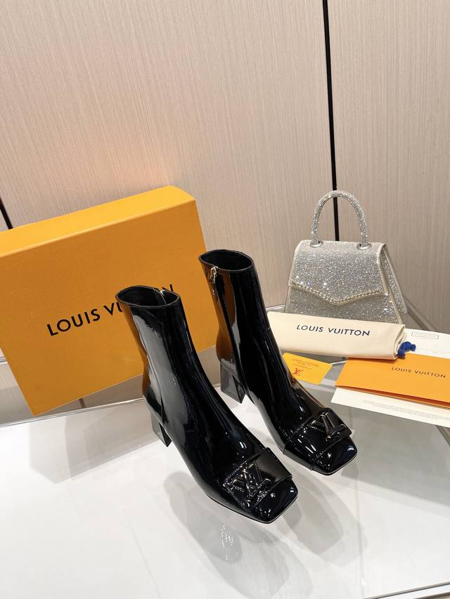 Latest L brand autumn/winter runway boots from the official website series, upda