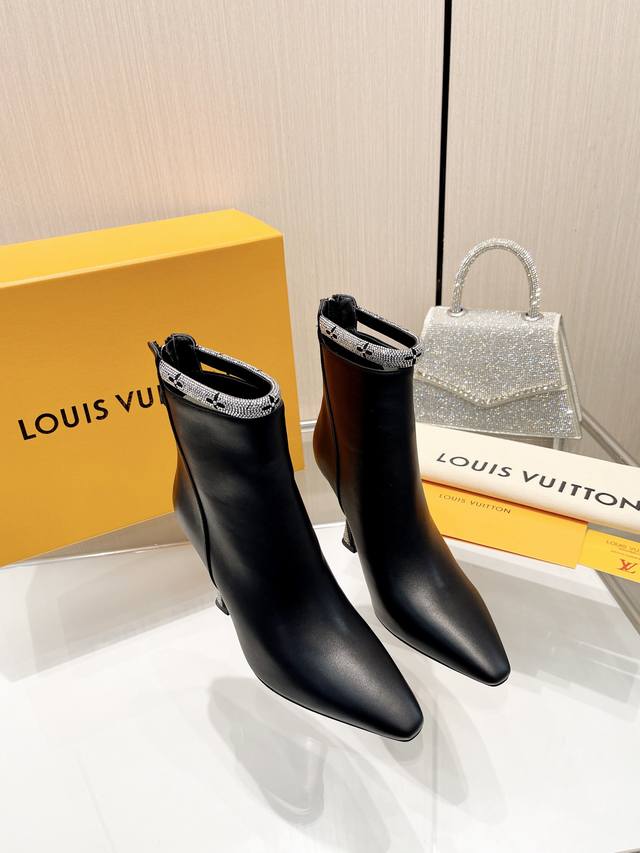 Latest L brand Paris runway style 6-inch boots, exclusive style updated simultan