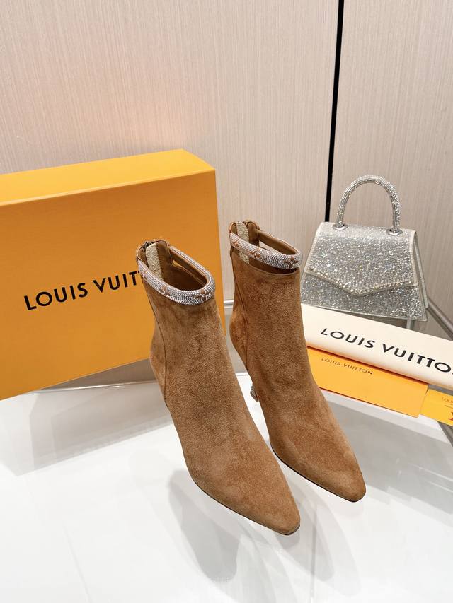 Latest L brand Paris runway style 6-inch boots, exclusive style updated simultan