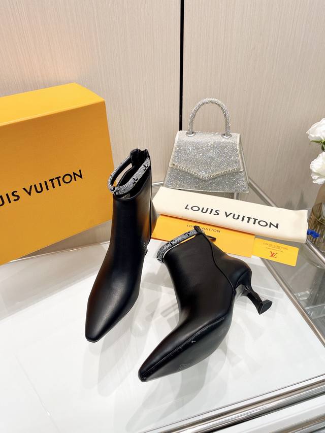 Latest L brand Paris runway style 6-inch boots, exclusive style updated simultan