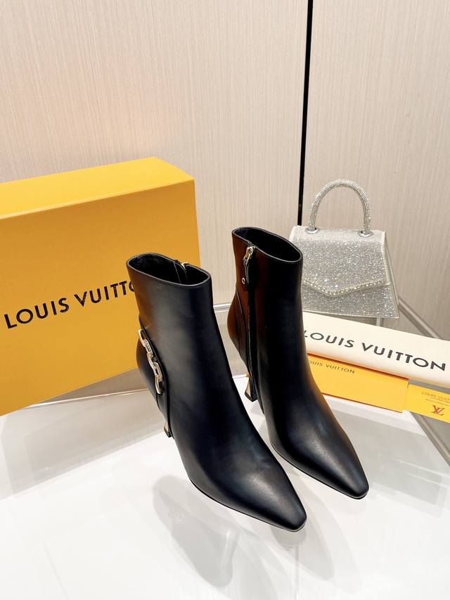 Latest LV official website series runway style 6-inch boots, updated simultaneou