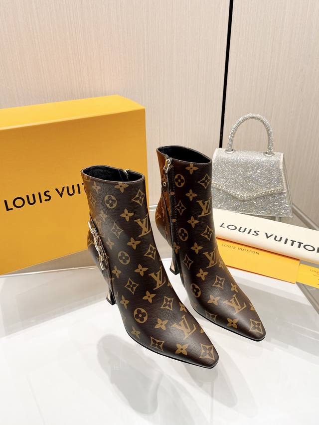 Latest LV official website series runway style 6-inch boots, updated simultaneou